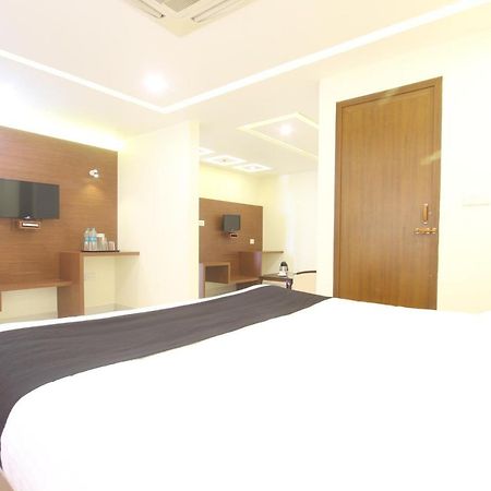 Divines Business Hotel Kuzhittura Luaran gambar