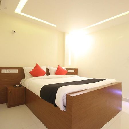 Divines Business Hotel Kuzhittura Luaran gambar