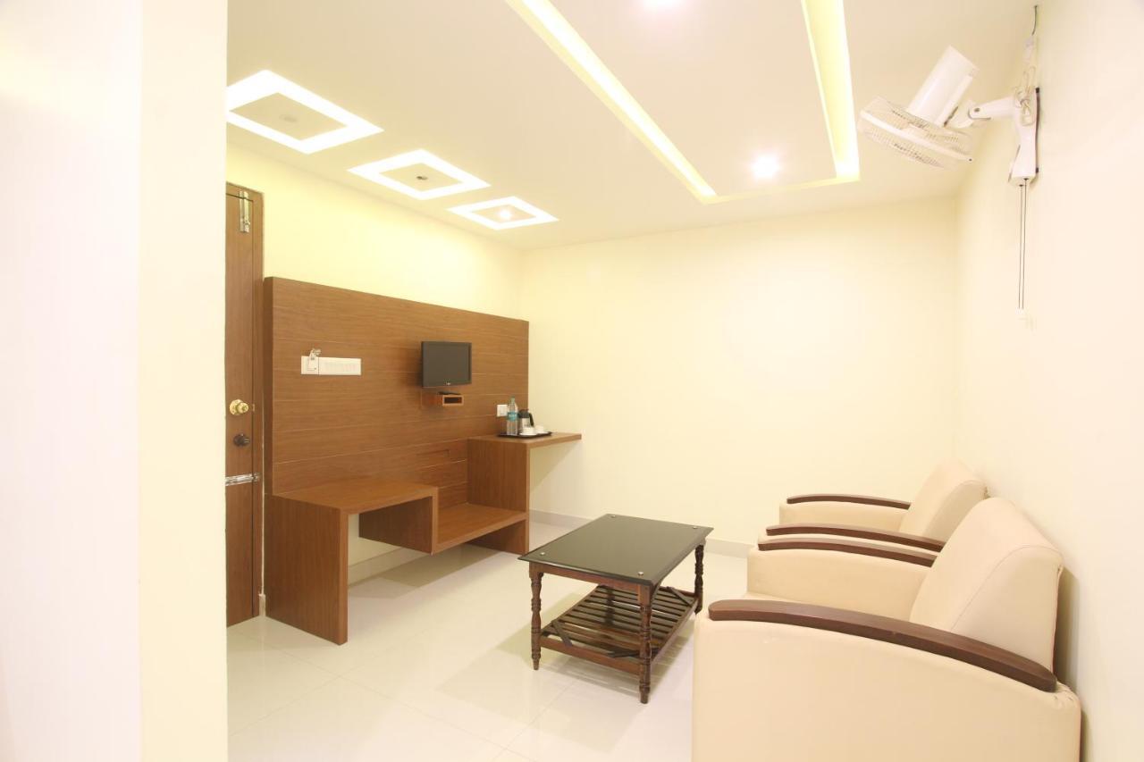 Divines Business Hotel Kuzhittura Luaran gambar